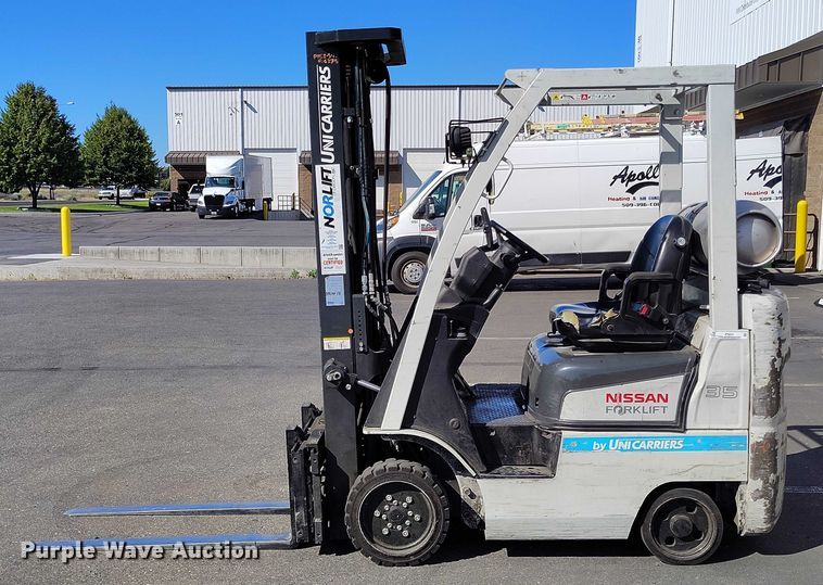 image for item IP9631 2015 UniCarriers CF35 forklift