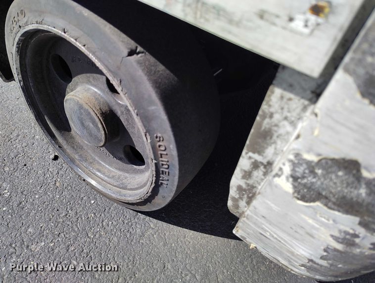 image for item IP9631 2015 UniCarriers CF35 forklift