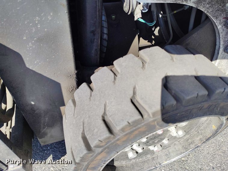 image for item IP9631 2015 UniCarriers CF35 forklift