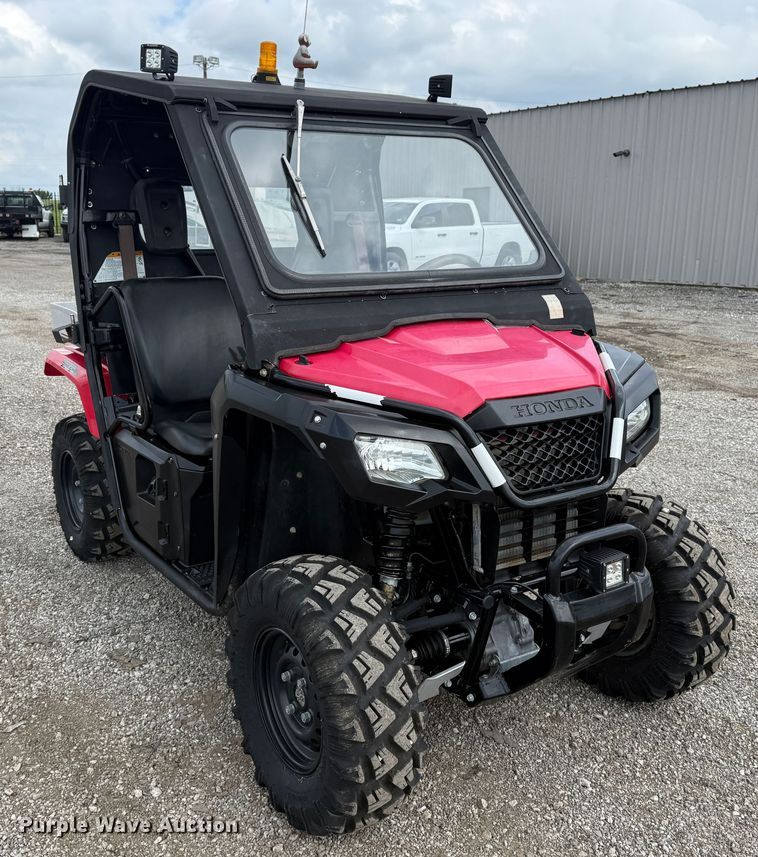 image for item KH9619 2017 Honda Pioneer utility vehicle
