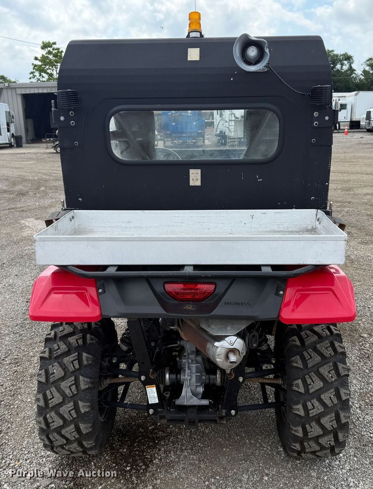 image for item KH9619 2017 Honda Pioneer utility vehicle