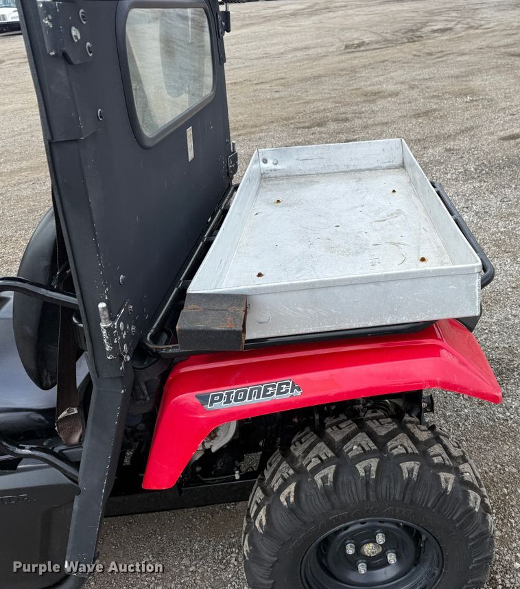 image for item KH9619 2017 Honda Pioneer utility vehicle