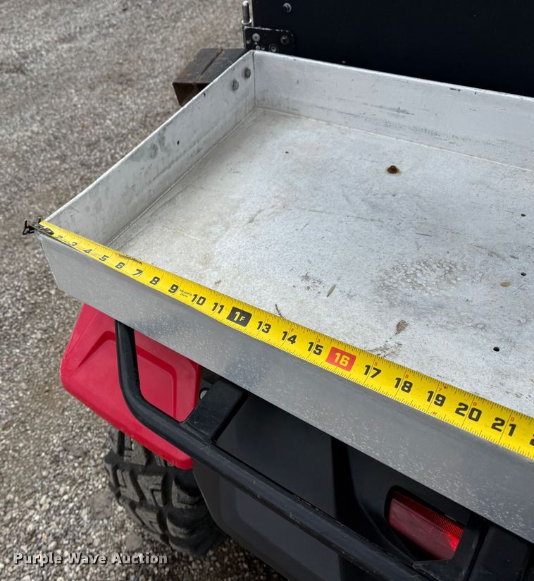 image for item KH9619 2017 Honda Pioneer utility vehicle