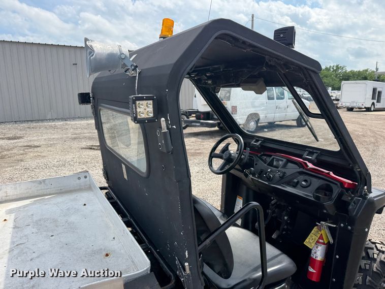 image for item KH9619 2017 Honda Pioneer utility vehicle