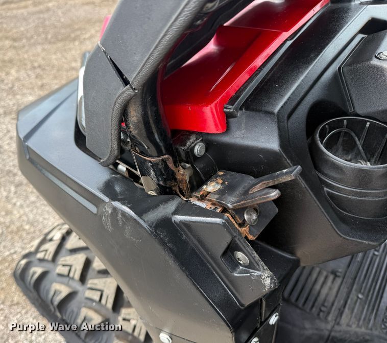 image for item KH9619 2017 Honda Pioneer utility vehicle