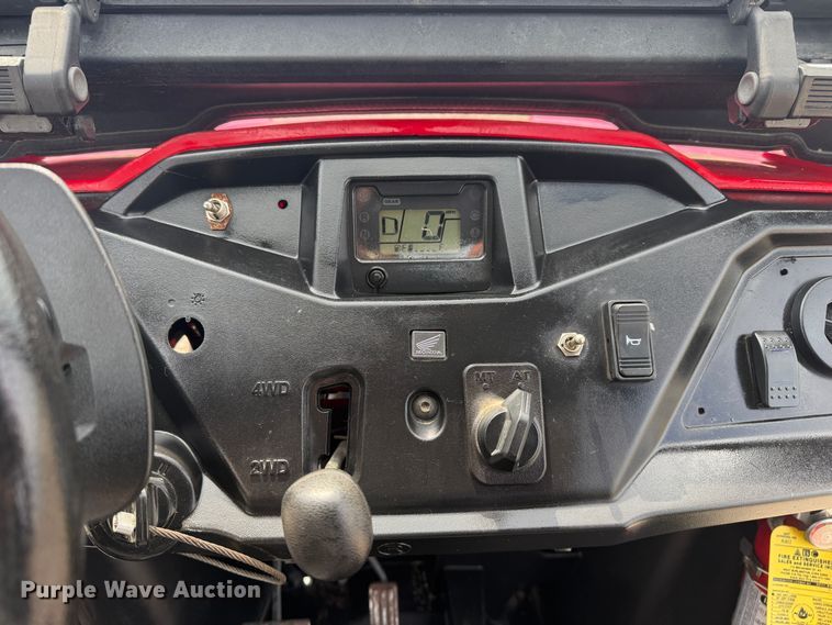 image for item KH9619 2017 Honda Pioneer utility vehicle