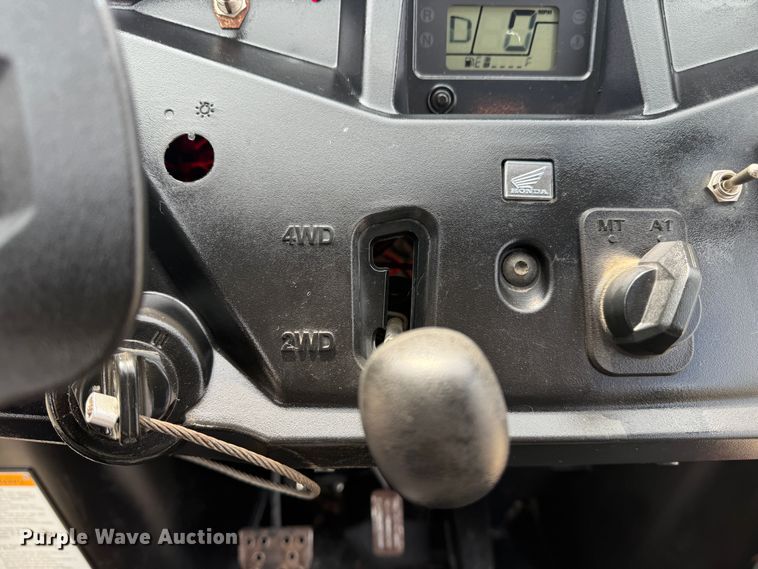 image for item KH9619 2017 Honda Pioneer utility vehicle