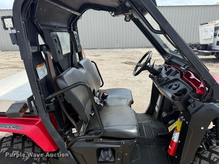 image for item KH9619 2017 Honda Pioneer utility vehicle