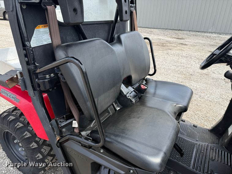 image for item KH9619 2017 Honda Pioneer utility vehicle