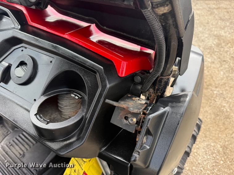 image for item KH9619 2017 Honda Pioneer utility vehicle