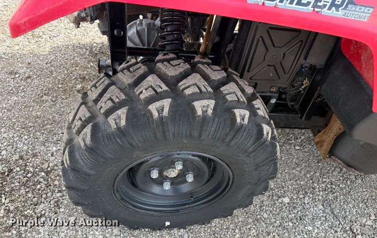 image for item KH9619 2017 Honda Pioneer utility vehicle