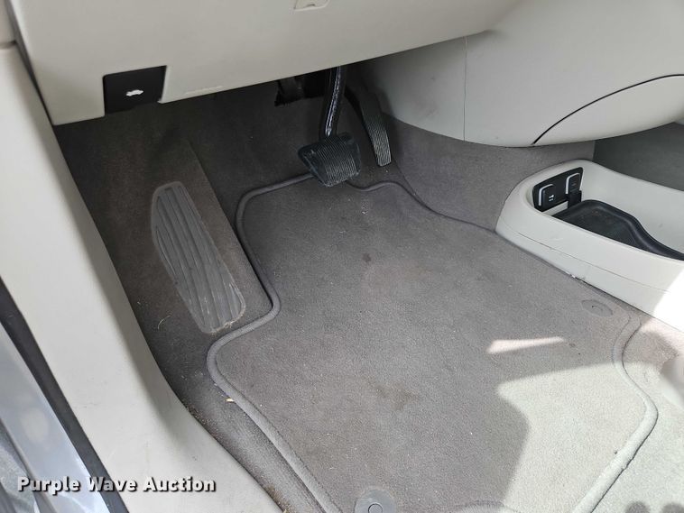 image for item OJ9925 2019 Chrysler Pacifica van