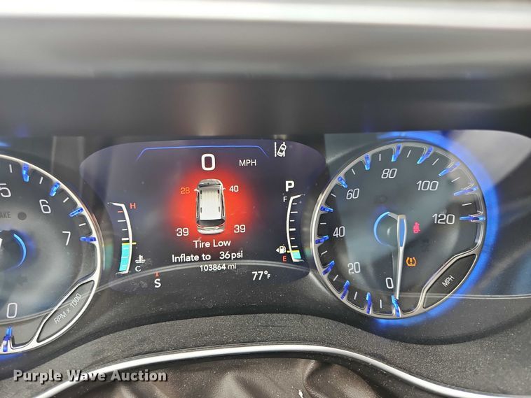 image for item OJ9925 2019 Chrysler Pacifica van