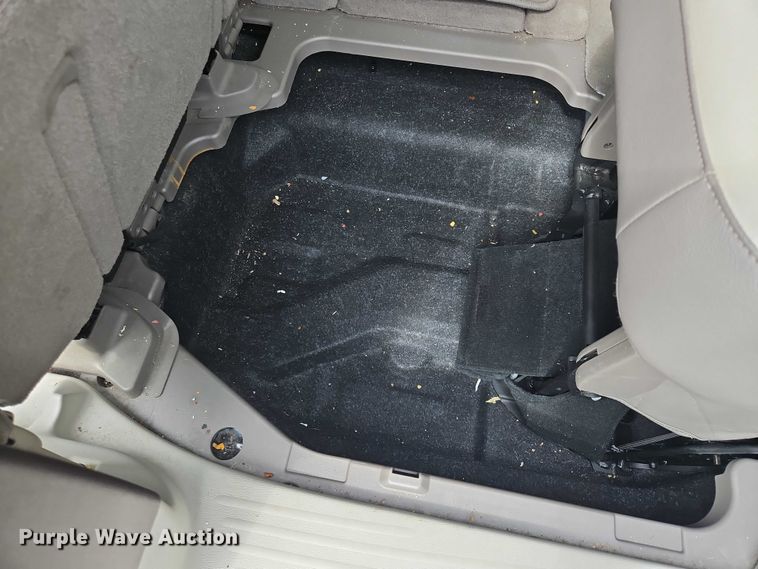 image for item OJ9925 2019 Chrysler Pacifica van