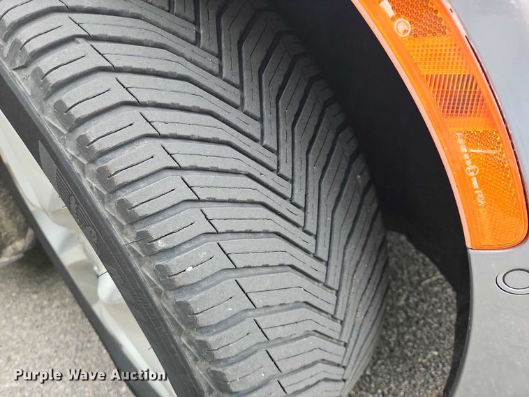 image for item OJ9925 2019 Chrysler Pacifica van