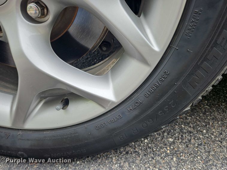 image for item OJ9925 2019 Chrysler Pacifica van