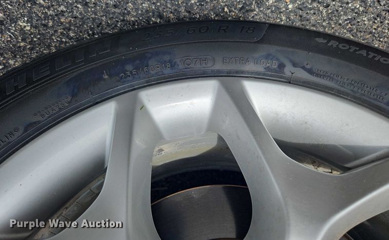 image for item OJ9925 2019 Chrysler Pacifica van