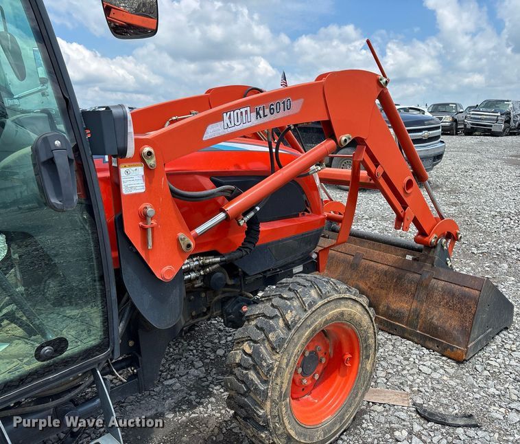 image for item YA0700 2015 Kioti NX4510 MFWD tractor