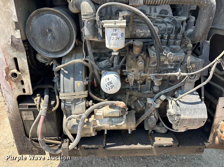 image for item DI9050 2004 Bobcat S220 skid steer loader