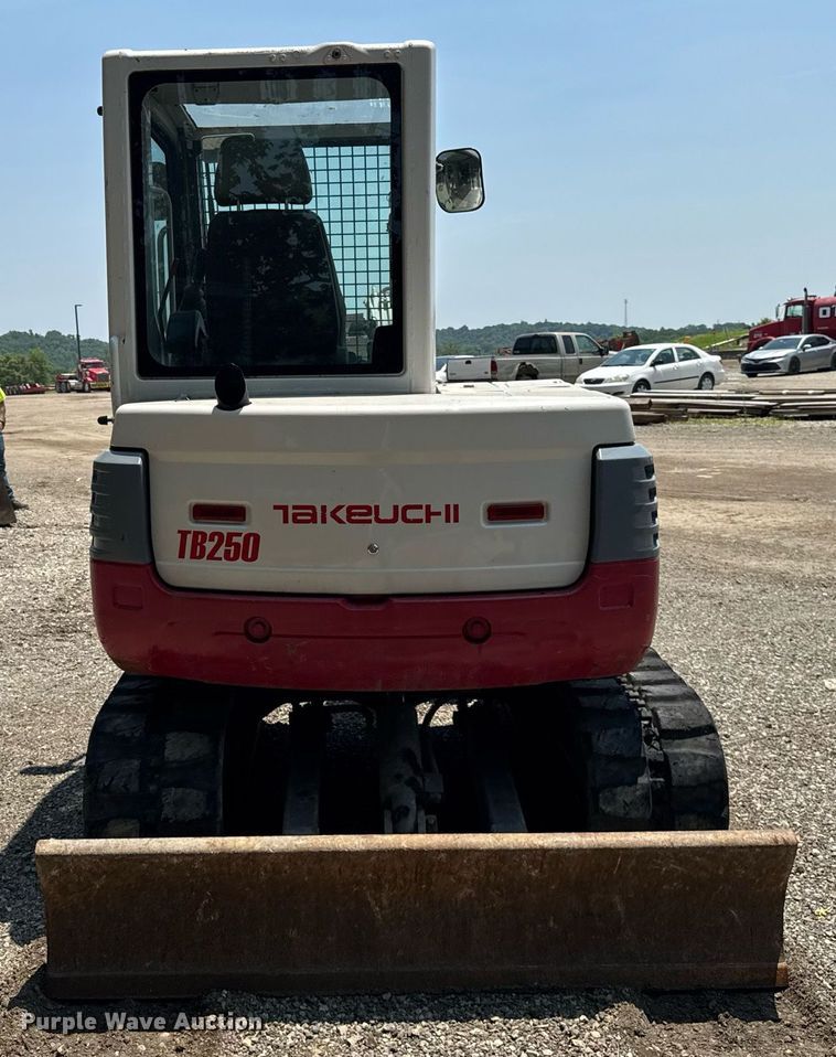 image for item DI9051 2012 Takeuchi TB250  mini excavator