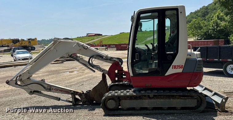 image for item DI9051 2012 Takeuchi TB250  mini excavator