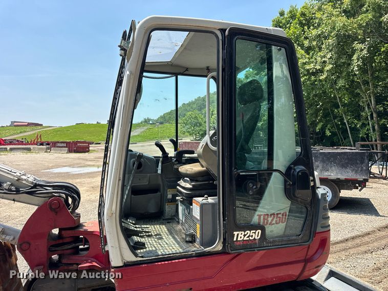 image for item DI9051 2012 Takeuchi TB250  mini excavator