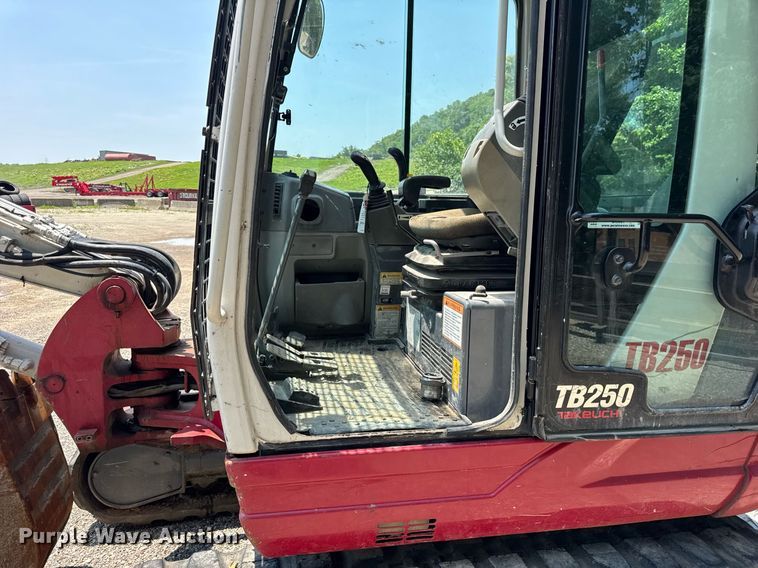 image for item DI9051 2012 Takeuchi TB250  mini excavator
