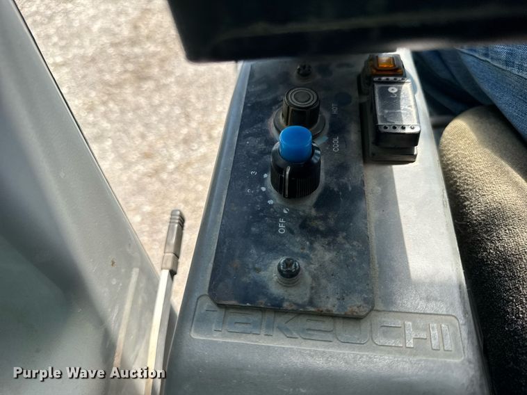 image for item DI9051 2012 Takeuchi TB250  mini excavator