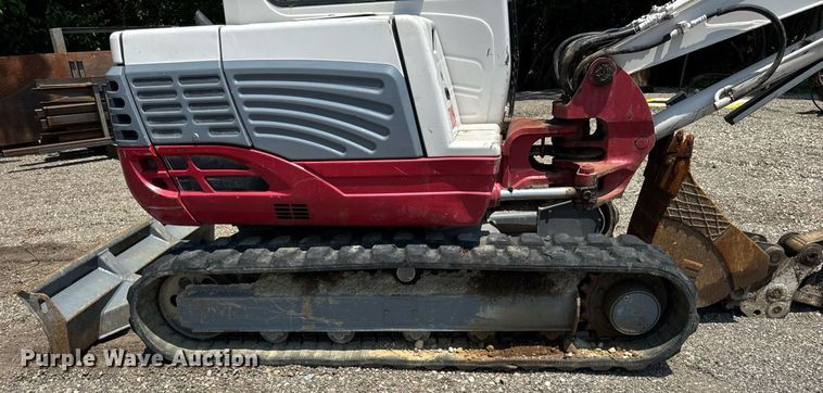 image for item DI9051 2012 Takeuchi TB250  mini excavator