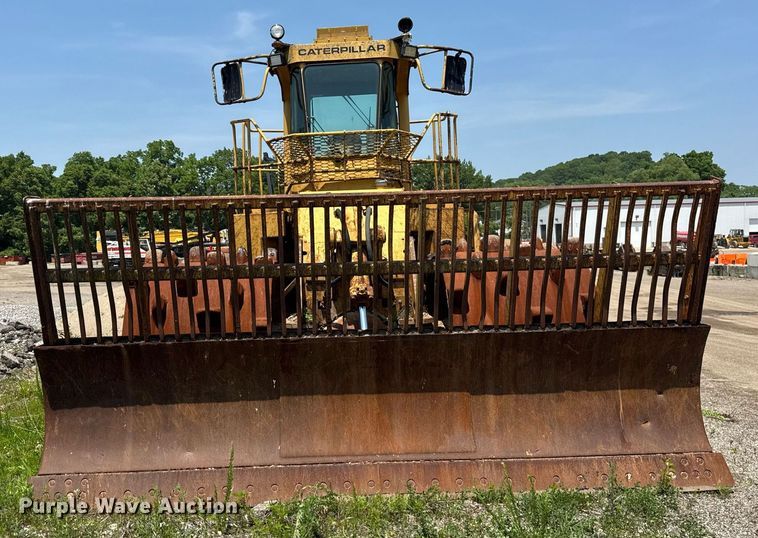 image for item DI9052 1992 Caterpillar 826C landfill compactor