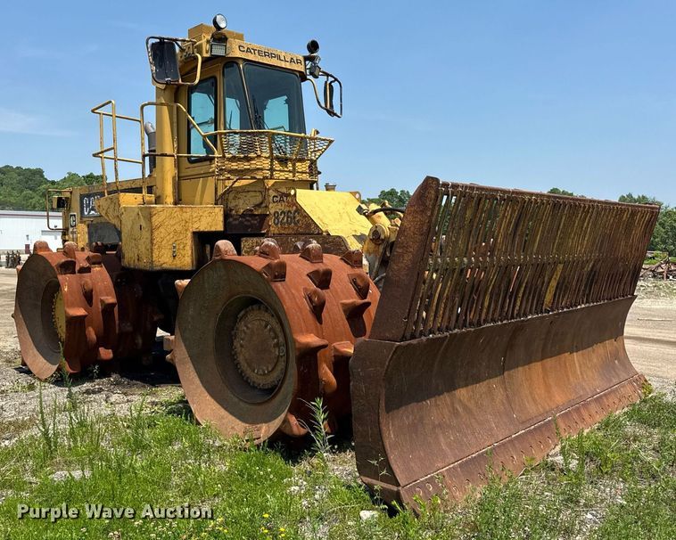 image for item DI9052 1992 Caterpillar 826C landfill compactor