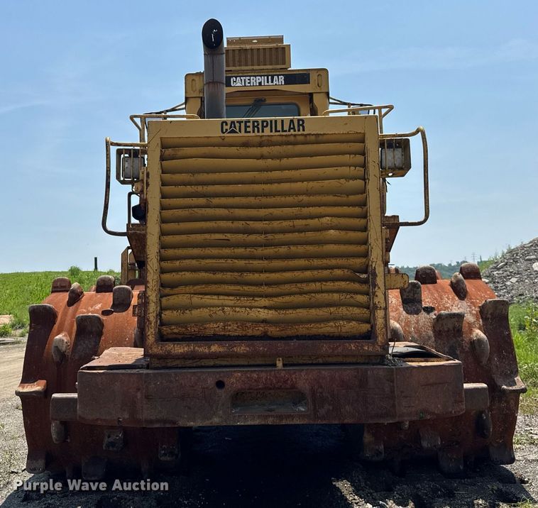 image for item DI9052 1992 Caterpillar 826C landfill compactor