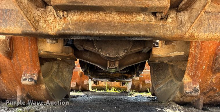 image for item DI9052 1992 Caterpillar 826C landfill compactor