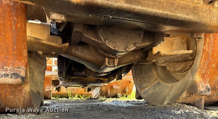 image for item DI9052 1992 Caterpillar 826C landfill compactor