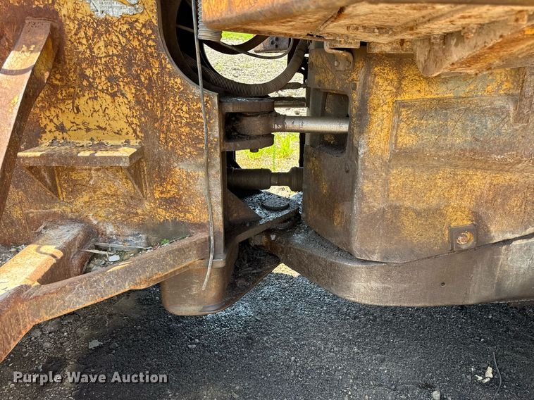 image for item DI9052 1992 Caterpillar 826C landfill compactor