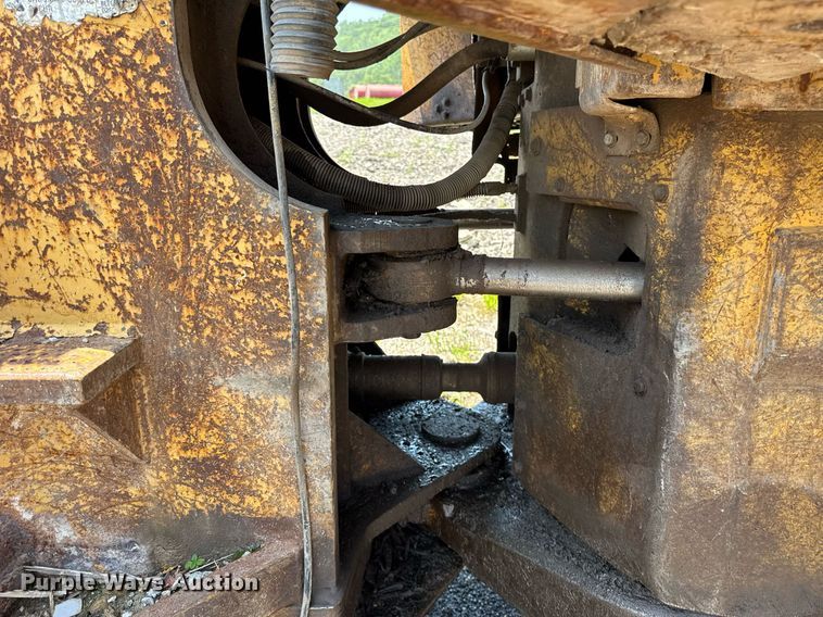 image for item DI9052 1992 Caterpillar 826C landfill compactor