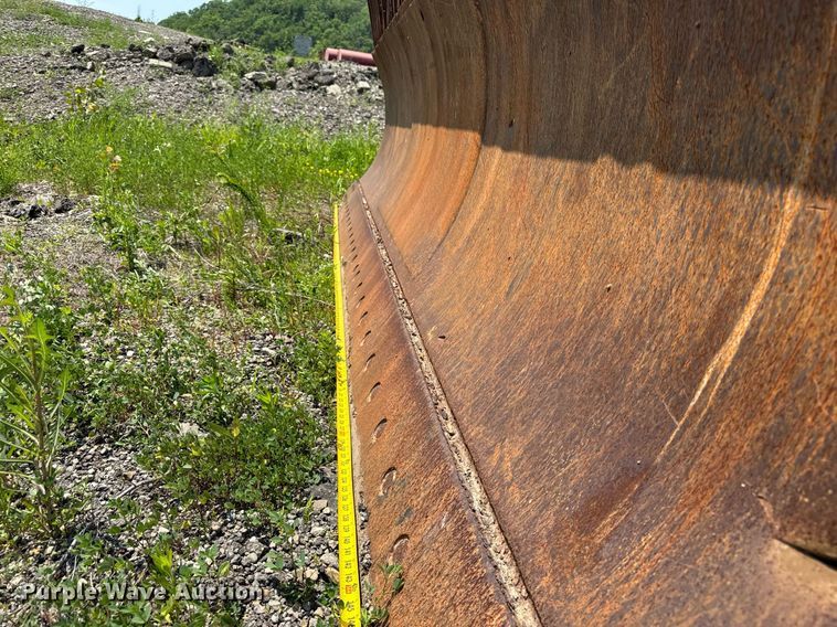 image for item DI9052 1992 Caterpillar 826C landfill compactor