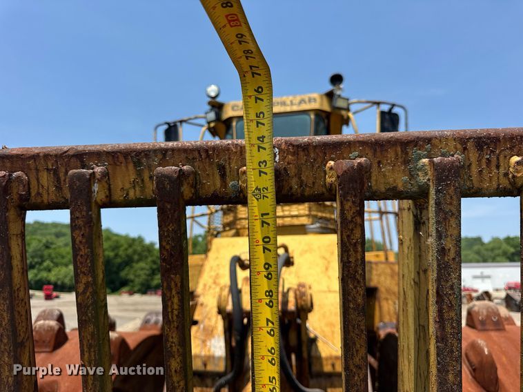 image for item DI9052 1992 Caterpillar 826C landfill compactor