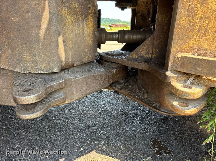 image for item DI9052 1992 Caterpillar 826C landfill compactor