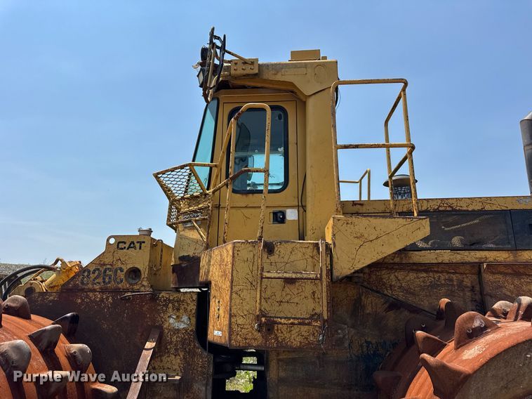 image for item DI9052 1992 Caterpillar 826C landfill compactor