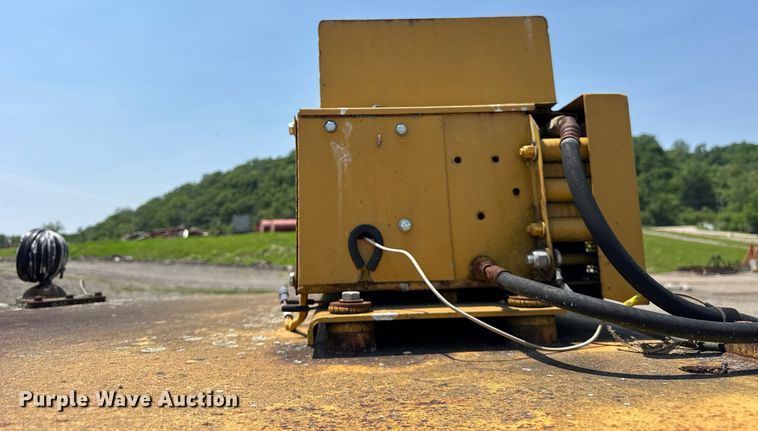 image for item DI9052 1992 Caterpillar 826C landfill compactor