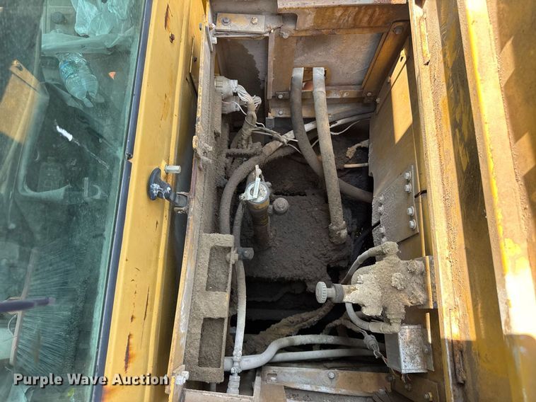 image for item DI9052 1992 Caterpillar 826C landfill compactor