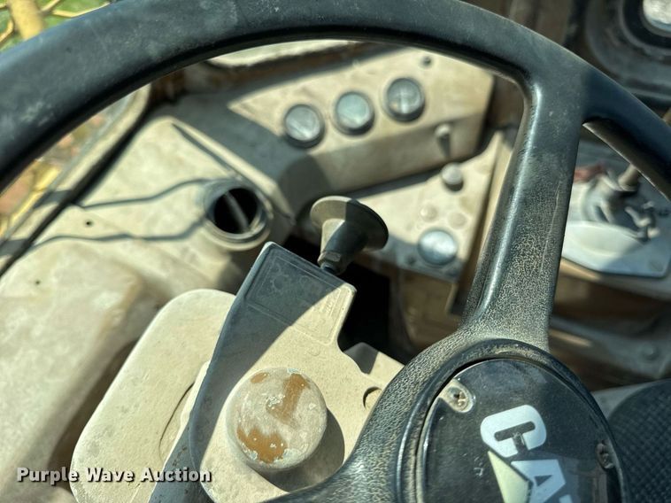 image for item DI9052 1992 Caterpillar 826C landfill compactor