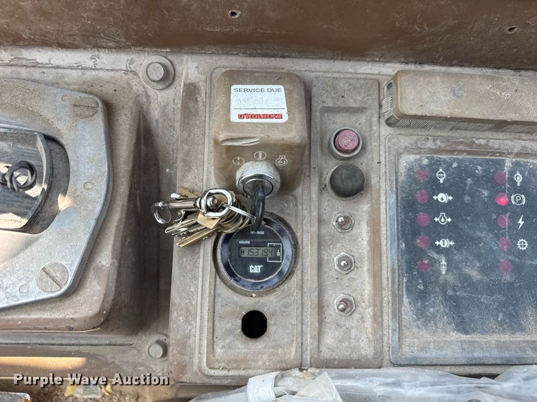 image for item DI9052 1992 Caterpillar 826C landfill compactor