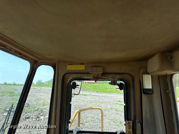 image for item DI9052 1992 Caterpillar 826C landfill compactor