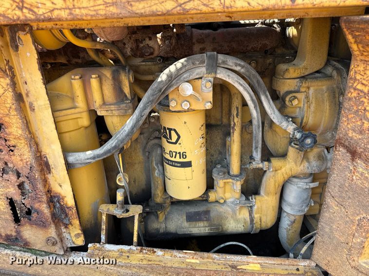 image for item DI9052 1992 Caterpillar 826C landfill compactor