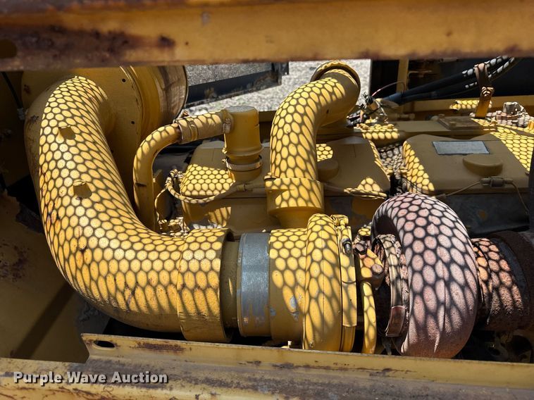 image for item DI9052 1992 Caterpillar 826C landfill compactor