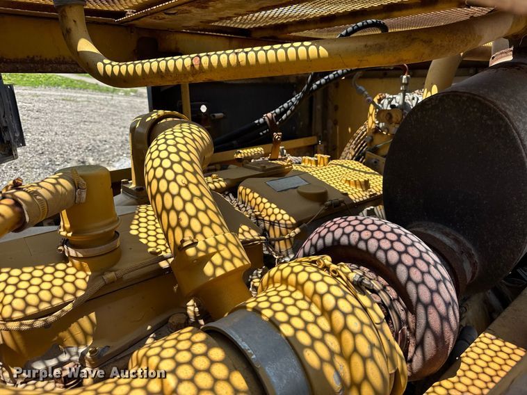 image for item DI9052 1992 Caterpillar 826C landfill compactor