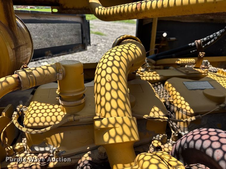 image for item DI9052 1992 Caterpillar 826C landfill compactor