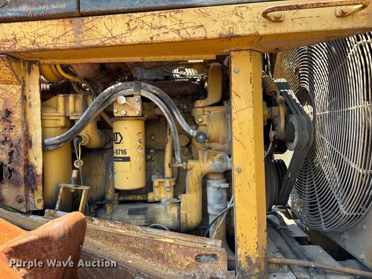 image for item DI9052 1992 Caterpillar 826C landfill compactor